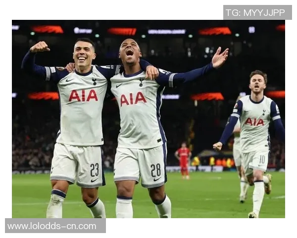 德甲惊天冷门里昂以4-0战胜曼联引发全场震动与热议