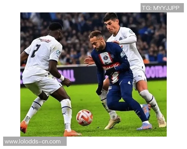 世界杯精彩对决里昂险胜巴黎圣日耳曼红牌事件引发全场热议